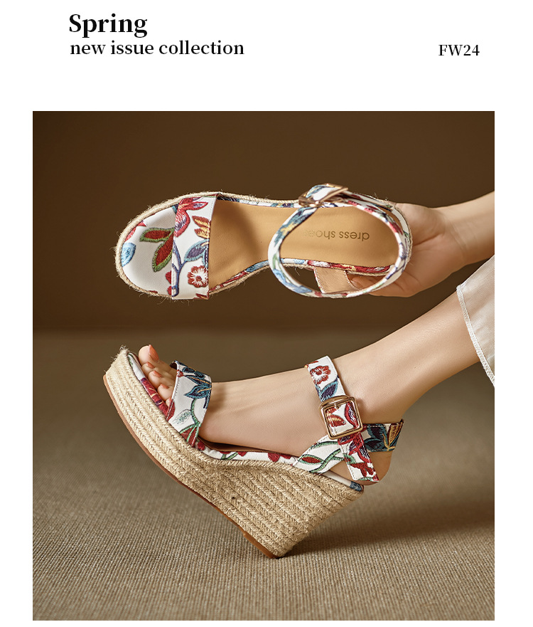 Sandal cao gót nữ hở mũi phong cách Bohemian, đế xuồng đan rơm, quai ngang khóa cài, họa tiết hoa — Xanh trắng, màu hồng nhạt chi tiết 10
