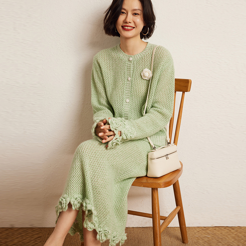 Demi-season cashmere sweater handmade with a round collar