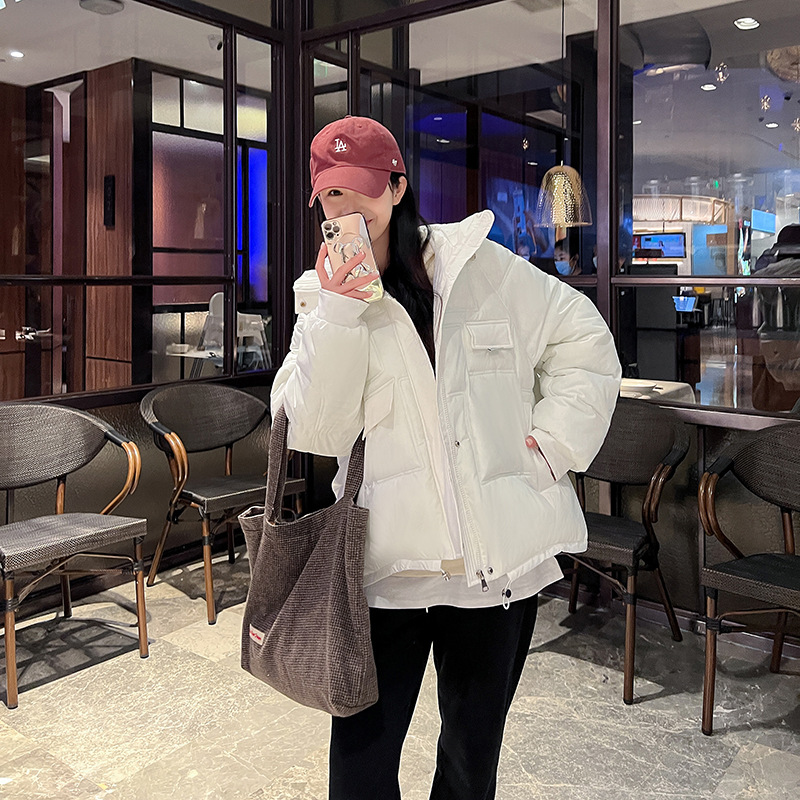 2022 nuevo algodón encapuchado de pluma femenina versión coreana engrosada de algodón de invierno grande chaqueta corta