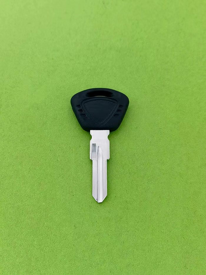Suitable for Triumph Motorcycle Keys, Universal for Triumph 004 Left Dual, Rocket T100/800/900