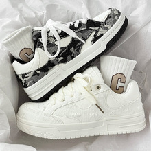 �x��Ь��Ь2025�¿��ļ�͸��ٴ�W��ţ�з���Ь�Ӻڰ׵�Ӗ��Ь��