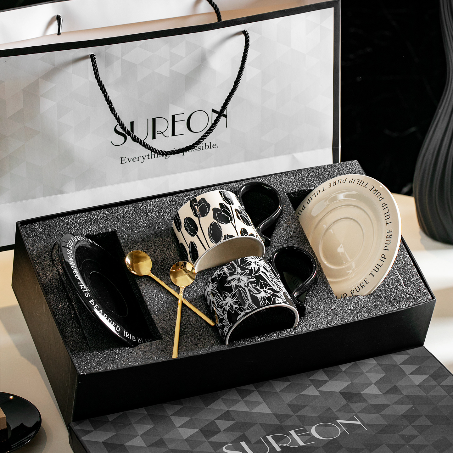 Conjunto de tazas de café vintage francesas de alto valor para el menú de la tarde, tazas de cerámica de diseño de restaurante de café