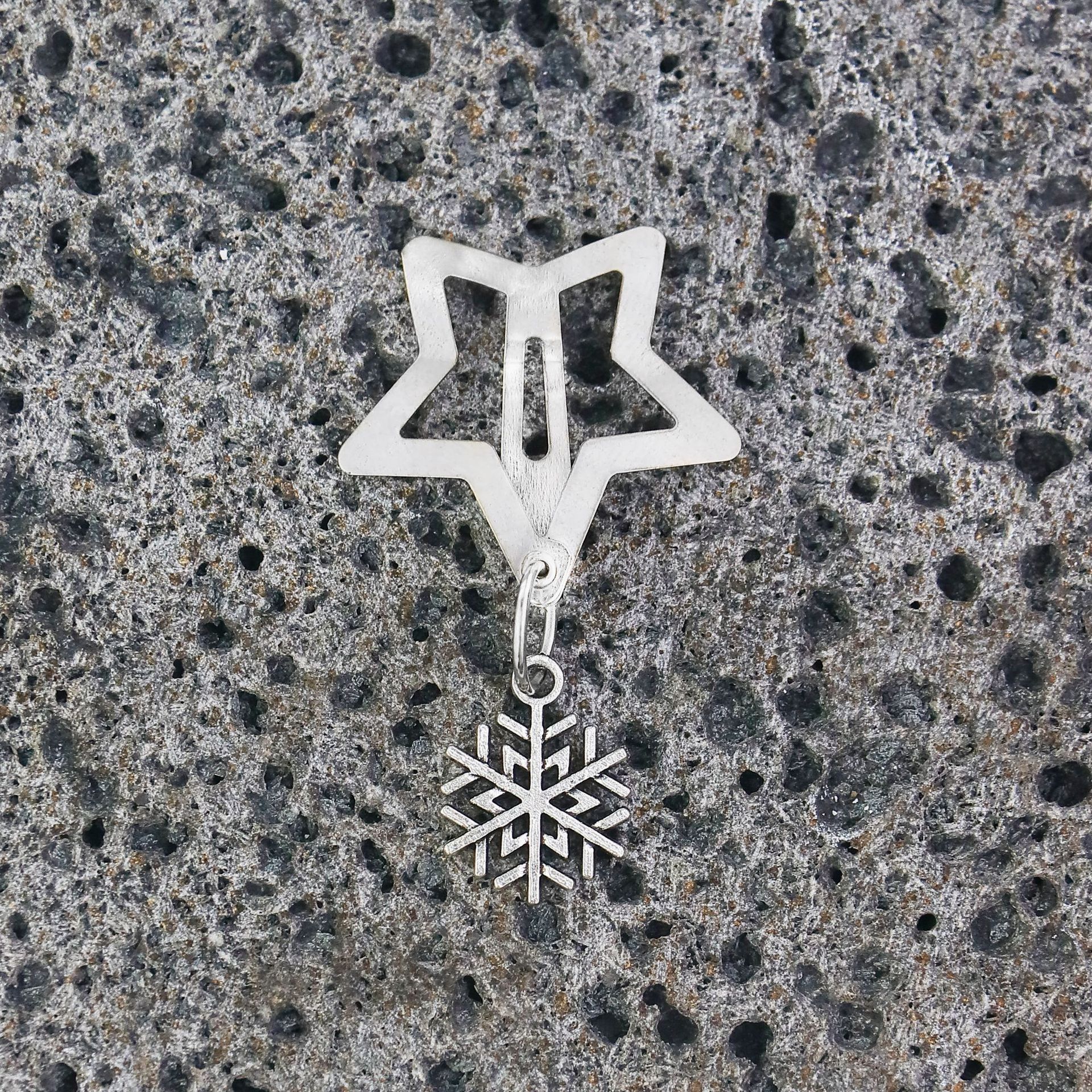 10g Weight Charm Hair Clips Hair Accessories Type 1 Piece Quantity Holiday, Street Occasion Iron Material Animal, Star, Life Tree Pattern All Seasons Season Women's Gender IG Style, Cute Style IG Style Cute Women's Animal Star Life Tree Iron Charm Hair Clips 11