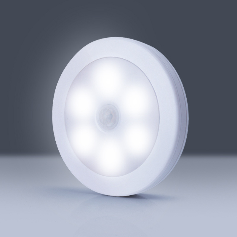 Fuente fabricante recargable luz nocturna luz de sensor de cuerpo humano led inteligente luz de armario de pared luz de armario de succión magnética de batería