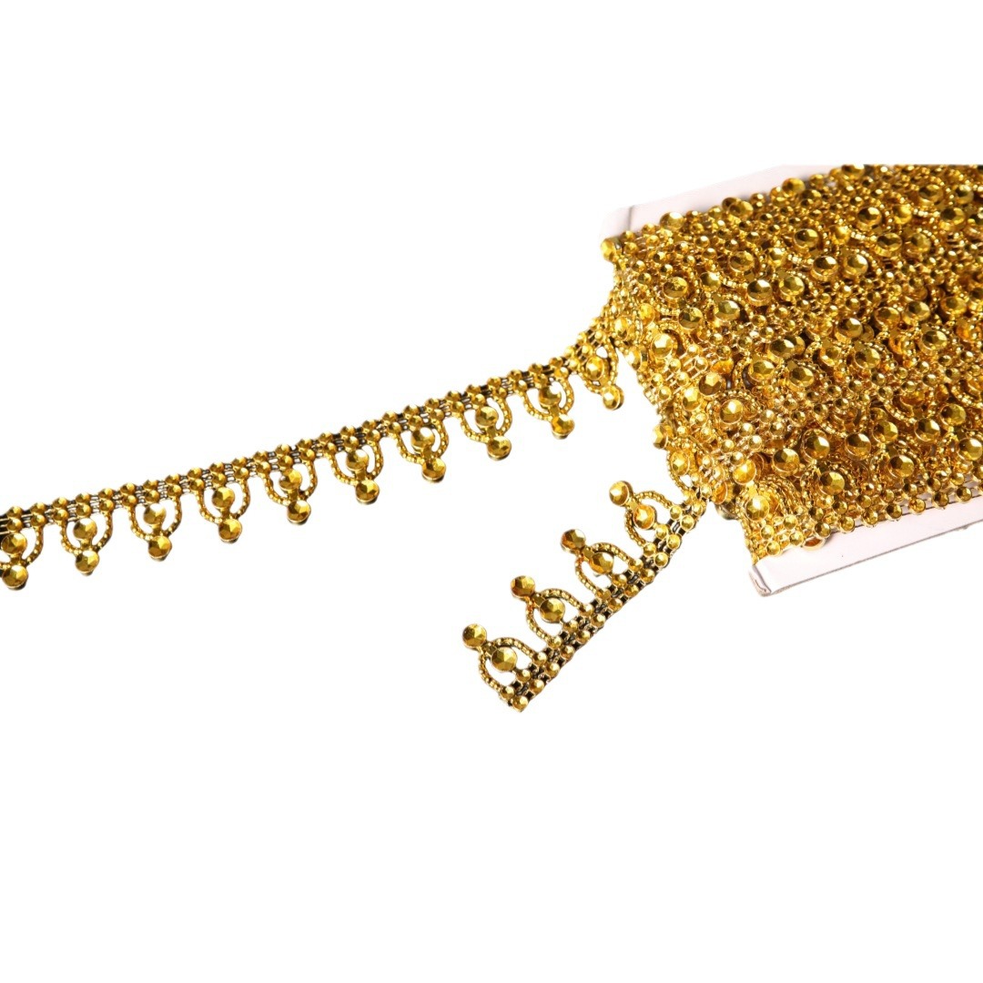 Venta de fábrica cadena de diamantes con borlas accesorios de ropa accesorios corona única al por mayor diamante de hilo de plástico taladro zapatos y sombreros adornos