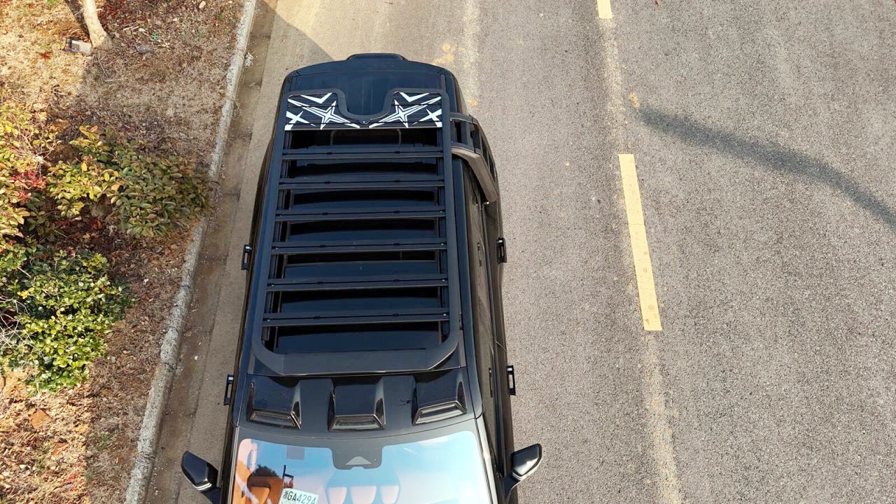 Looking up U8 roof rack roof frame ladder schoolbag side account equipment box mountain step curve roof platform travel ladder
