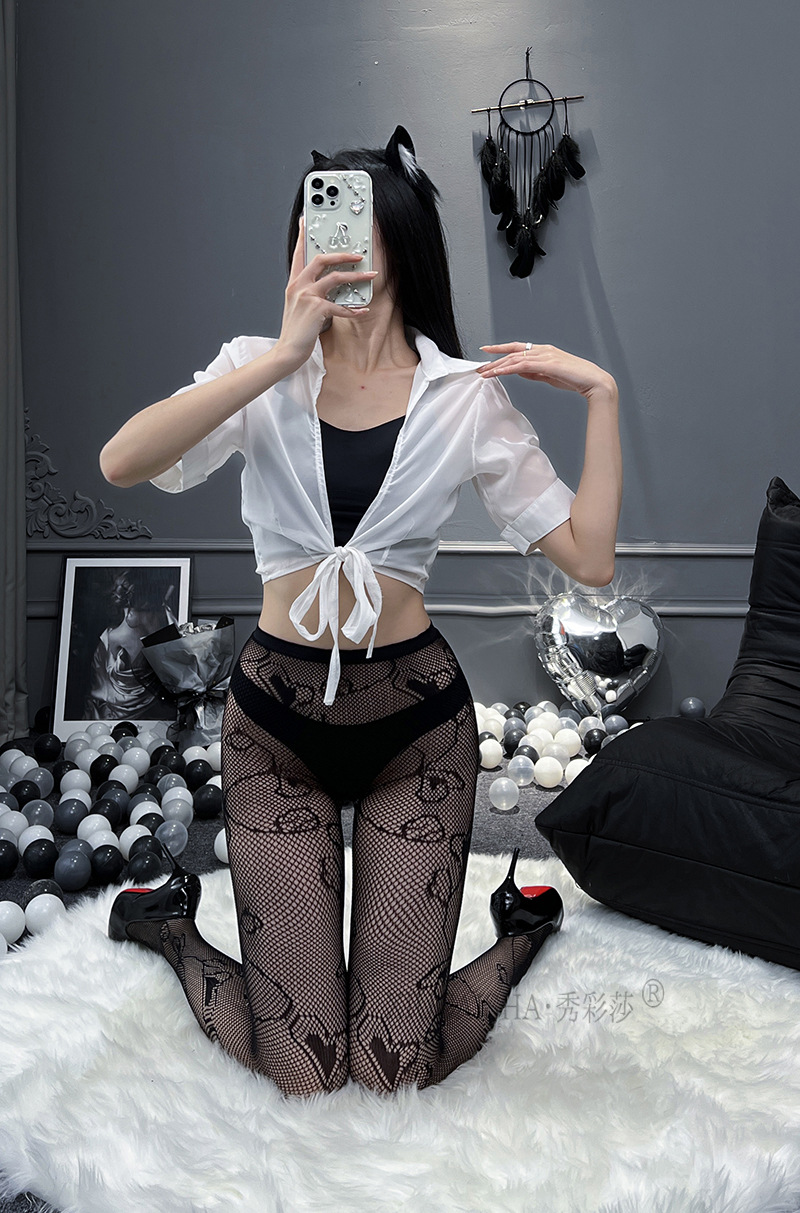 Black Fishnet Lace Thigh-High Stockings with Non-Slip Garters, One Size — detail image 4