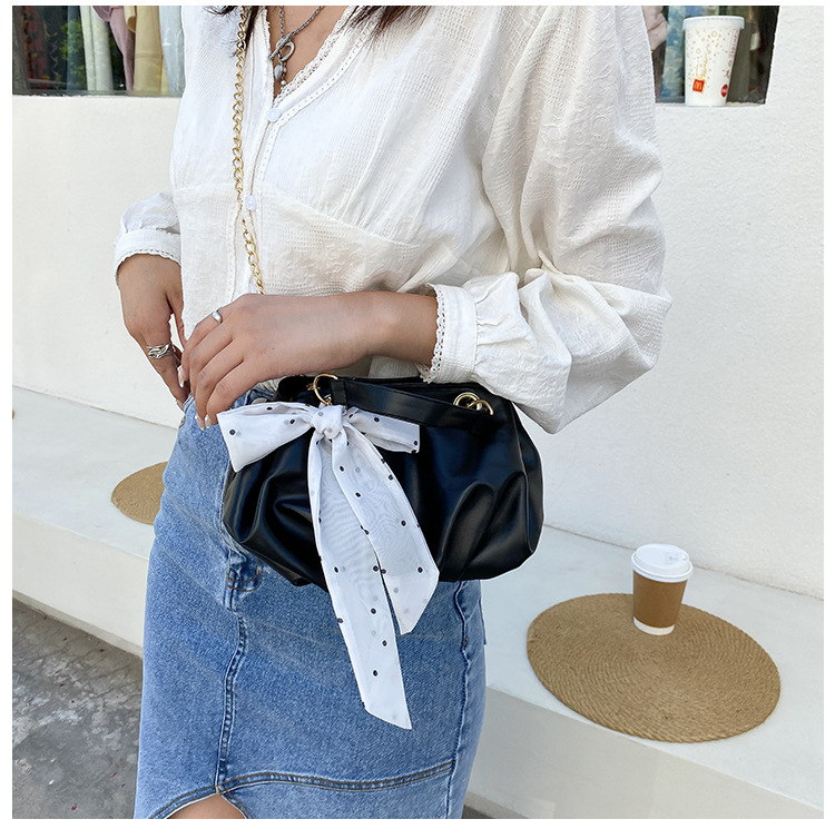 Fashion Solid Color Silk Scarf Folds Shoulder Underarm Bag display picture 6