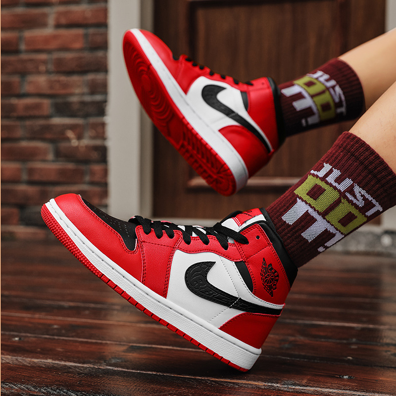 (Putian Factory) Aj Men's Shoes Mid-Top Reverse Black and White Panda Air Force Aj1 High-Top Smoke Gray Basketball Shoes Women's Shoes