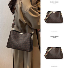 水桶包包女2025新款春秋斜挎包女包妈妈包bags高级感通勤单肩包