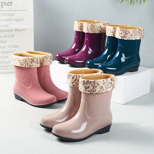 All-season warm water shoes, mid-tube non-slip rain boots, Korean style women's rain boots, waterproof car wash shoes, fashionable non-slip work shoes