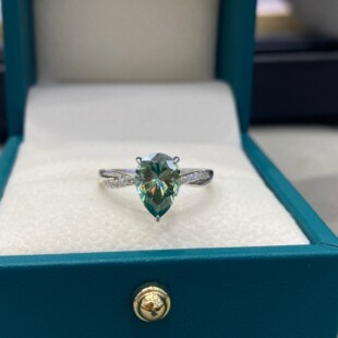 Ruizuan Jewelry's New Blue-Green Moissanite Drop-Shaped 2-Carat Ring 925 Accessible Luxury Elegant Celebrity Hand Jewelry for Women