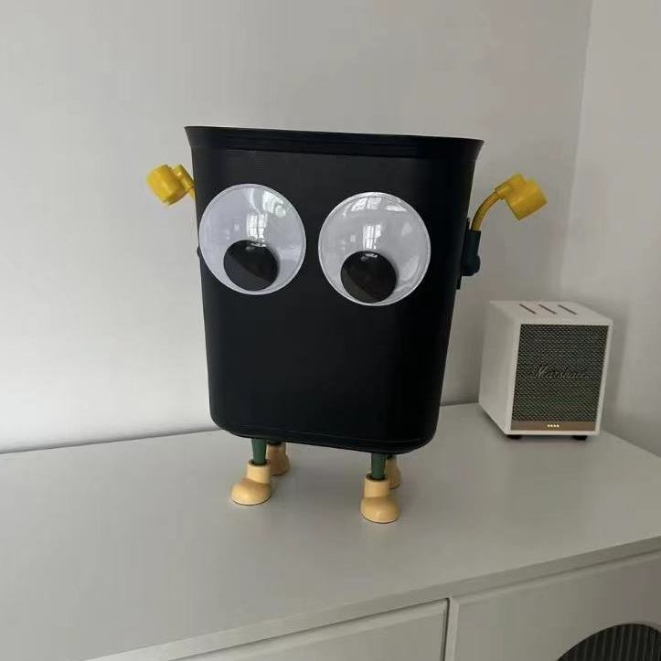 8L 검정+눈+다리+노란손*2