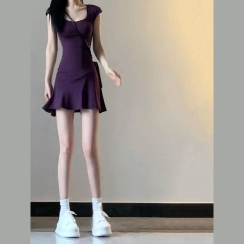 フレンチホットガールフォレストスタイルスーパーフェアリードレス夏の新しいスリムウエストショートスカート無地ショルダーストラップスクエアカラー|undefined