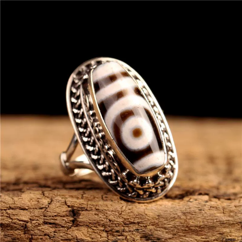 Retro ethnic creative ring, ethnic style, on index finger