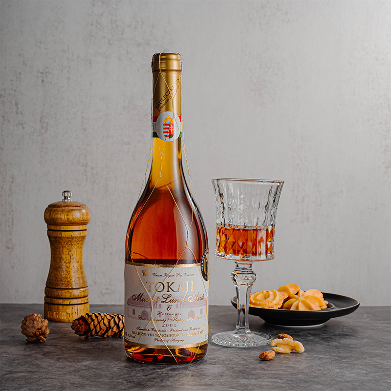 甜酒匈牙利托卡伊金线Tokaji Aszu甜女士葡萄酒2001年6娄贵腐酒