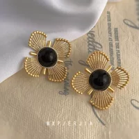 Срединный стиль vintage Покрытые золотые москитные палочки для ушных зажимов Французский ретро черный золотой цветочный темперамент без ушей