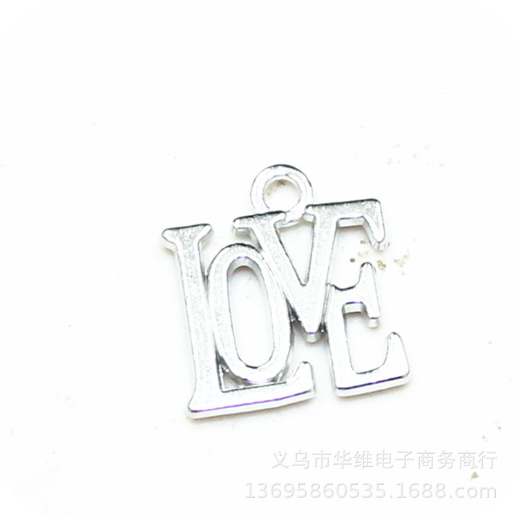 厂家直销 正方形 镂空LOVE字样吊坠 DIY项链  项链 耳坠 饰品配件