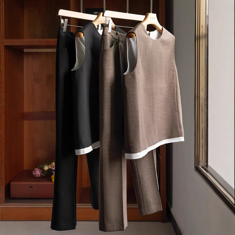 Beautiful Elegant in Stock, Never Inferior to Italian Back-Button Slit Vest + Center Seam Trousers Suit