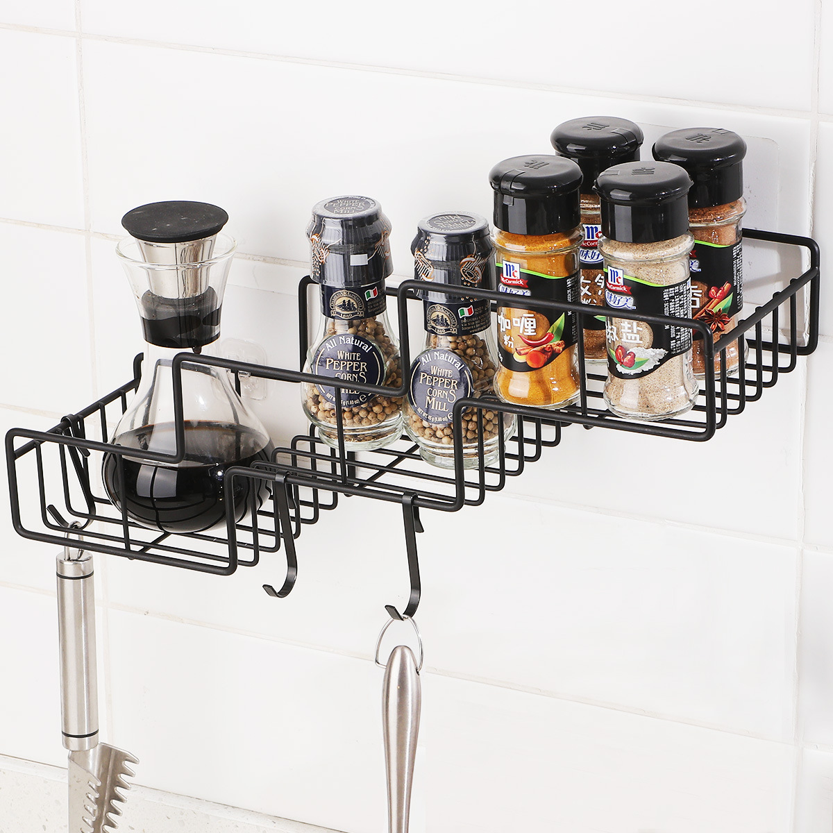 Amazon sin perforaciones de pared estante de almacenamiento de baño cocina baño montado en la pared estante de almacenamiento de tres capas trapezoidal estante de la botella