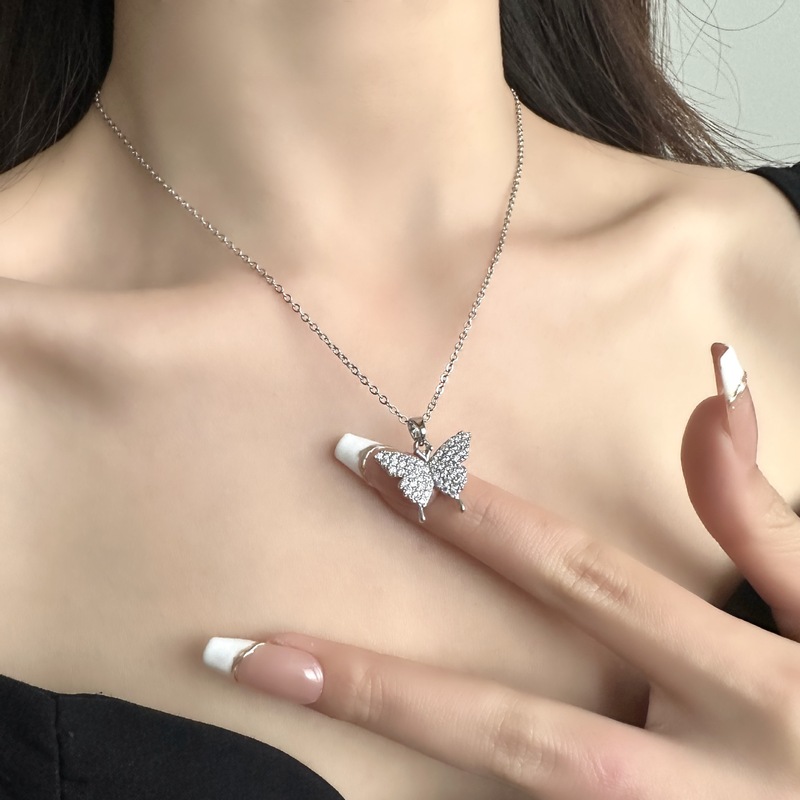 四叶草项链女时尚精致百搭高级感吊坠铜镶锆石轻奢锁骨链首饰批发|undefined