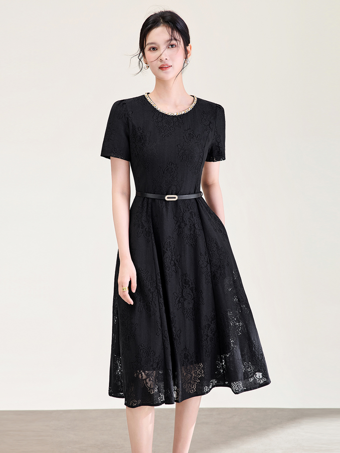 Đầm suông nữ midi thắt eo ren đính đá jacquard chữ A — màu đen