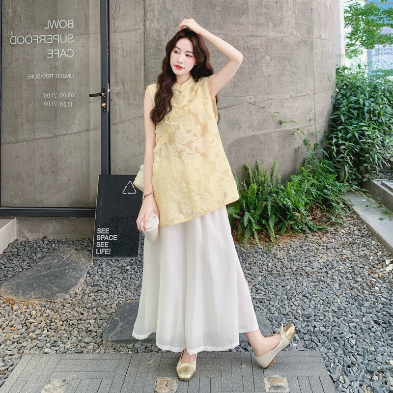 Новый китайский стиль национальный костюм для женщин 2025 лето новый стиль жаккардовый жилет без рукавов с пряжкой широкие брюки свободный трехкомплектный набор