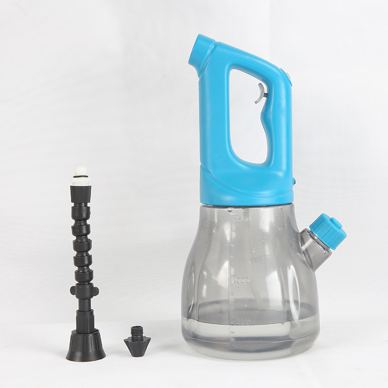 90后的“新春耕”：无人机洒农药 一分钟一亩地