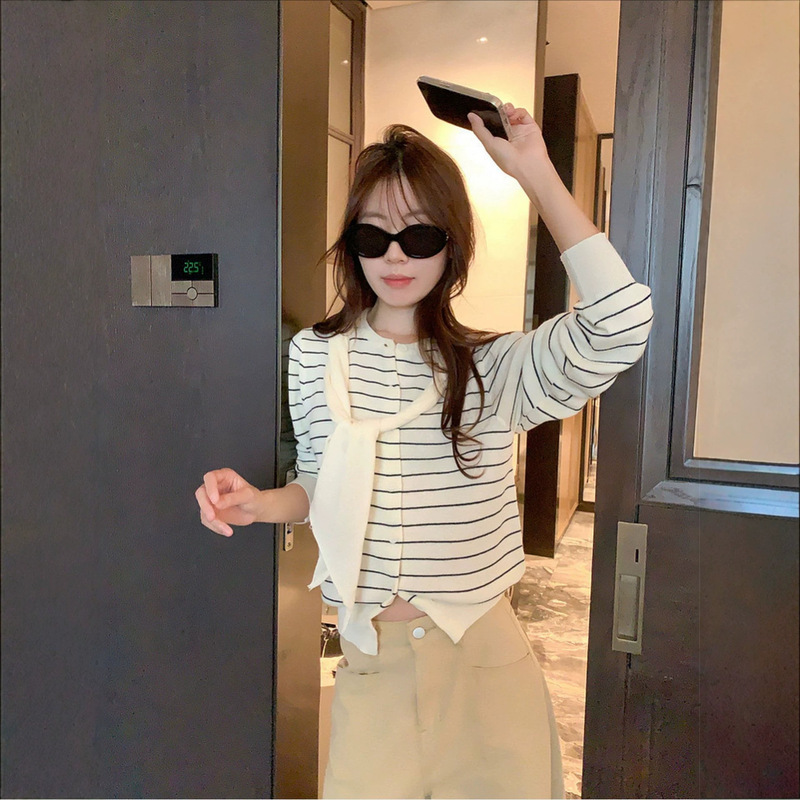 Z Xiaoxian Korean-style round-neck cardigan with shawl, apricot striped knit, women's early autumn slim-fit top Z Xiaoxian Korean-style round-neck cardigan with shawl, apricot striped knit, women's early autumn slim-fit top
