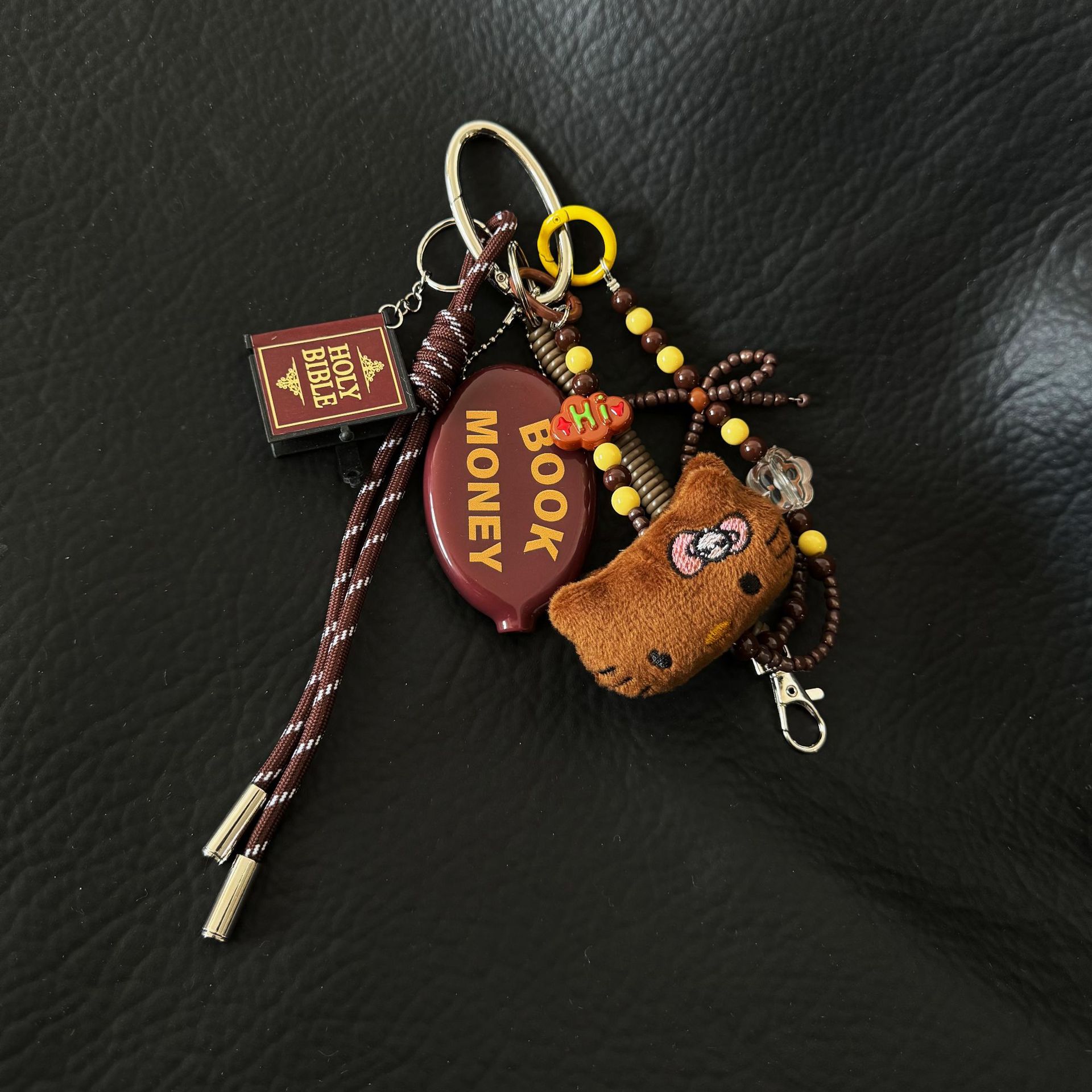 Kitten mobile phone chain book m style pendant