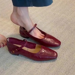 ��ʽͨ�ڬ�����ЬŮ2024���¿���Ƥ�ָ�һ�ֿۜ\�چ�Ь�͹�ƽ��Ь