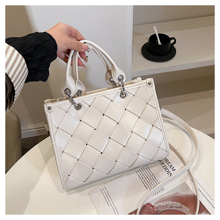 Frau Mittel Pu-leder Einfarbig Strassenmode Reißverschluss Handtasche display picture 5