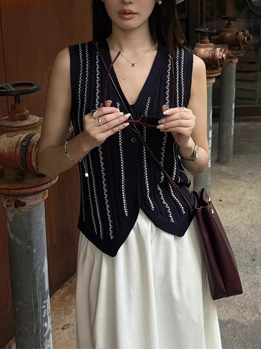 Áo gile dệt kim sọc xanh cổ chữ V phong cách vintage mặc ngoài mùa hè — Màu xanh lam chi tiết 3