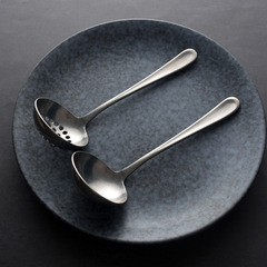 Old-Fashioned 304 Stainless Steel Soup Ladle for Eating Noodles Hot Pot Spiller Creative Soup Bowl Spoon Large Spoon for Drinking Soup Serving Spoon Retro Spoon for Holding Soup