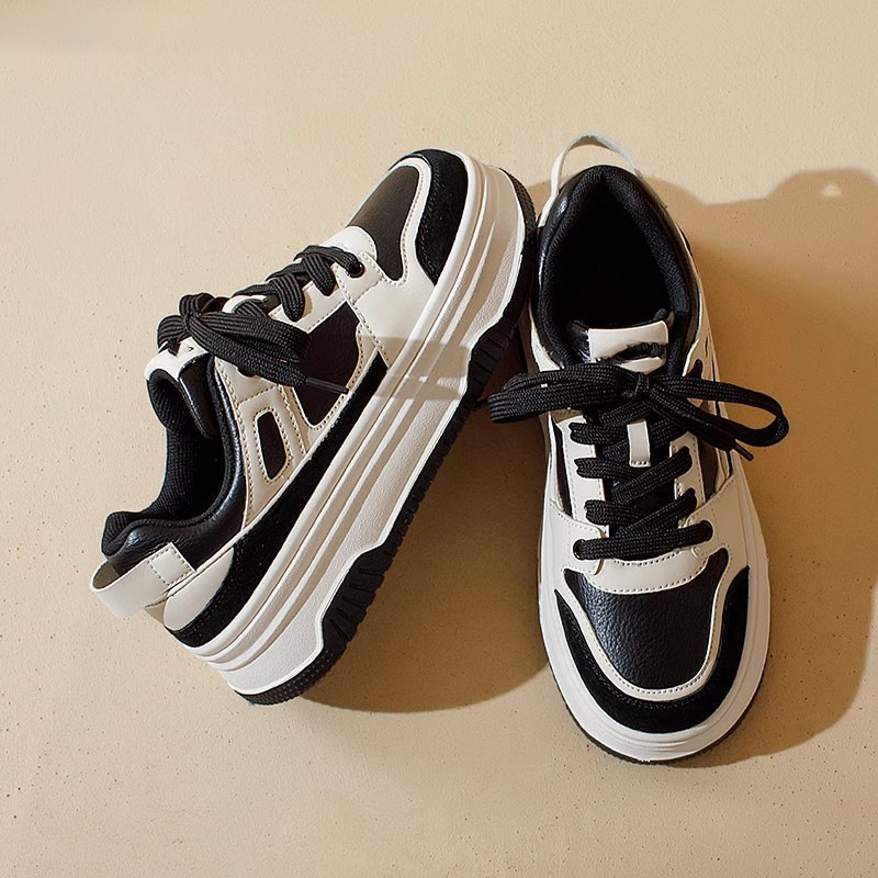 Qi Yanzhen Lederbrett für Frauen 2024 Neue Frühlings- und Herbstschuhe mit dicker weicher Sohle, lässige Sportschuhe für Studenten, kleine weiße Schuhe_voghion.com