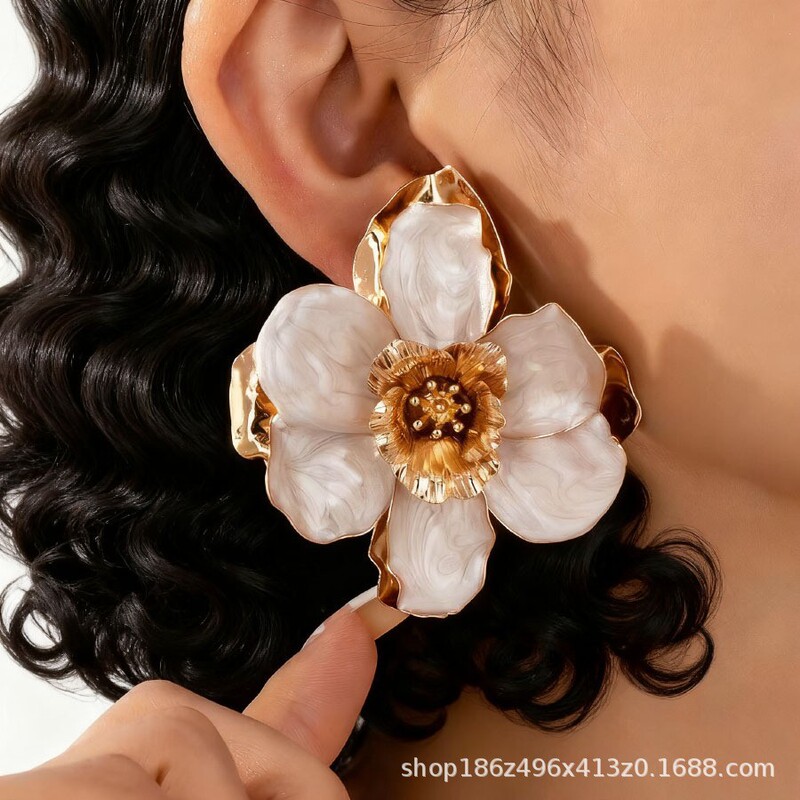 Retro Light Luxury High-End Oil-Drip Flower Earrings Bohemian Style Camellia Women's Earrings New Autumn and Winter Style