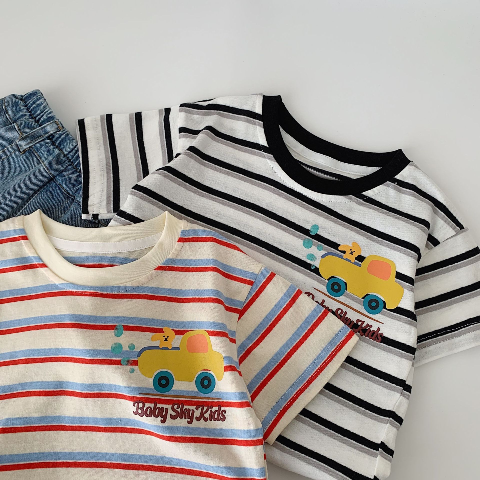 Camiseta para niños Maibao 2025 verano nuevo estilo coreano para niños y niñas vestido de verano a rayas fino de manga corta para niños al por mayor