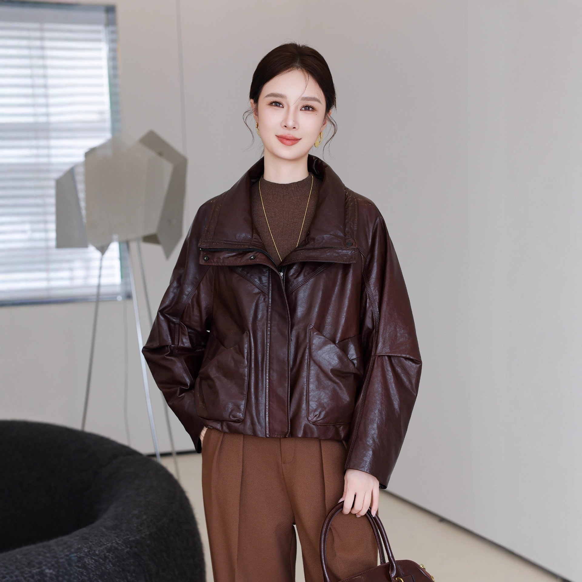 Haining Winter New Classy Genuine Leather down Jacket Women's Crystal Oil Wax Goatskin Classy Loose Short Jacket