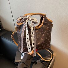 �μ�б���С�����߼��͹Žz��ӡ���r�������������|ˮͰ��Ů��