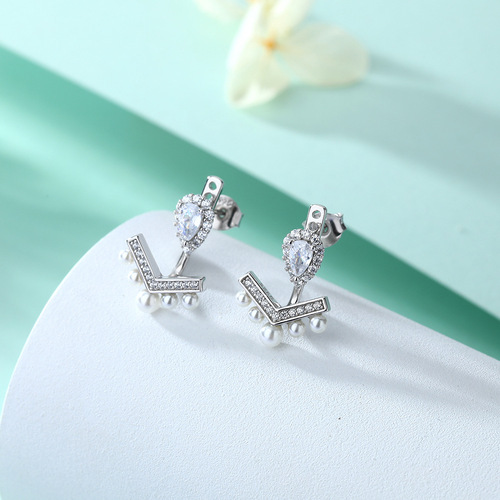 Pure Silver Jewelry Set for Women High-end European and American 925 Silver Crown Ring Tassel Pearl Earrings Light Luxury V-Shape Necklace 