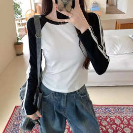 撞色拼接纯棉长袖T恤女早秋2026新款圆领时尚修身显瘦短款打底衫