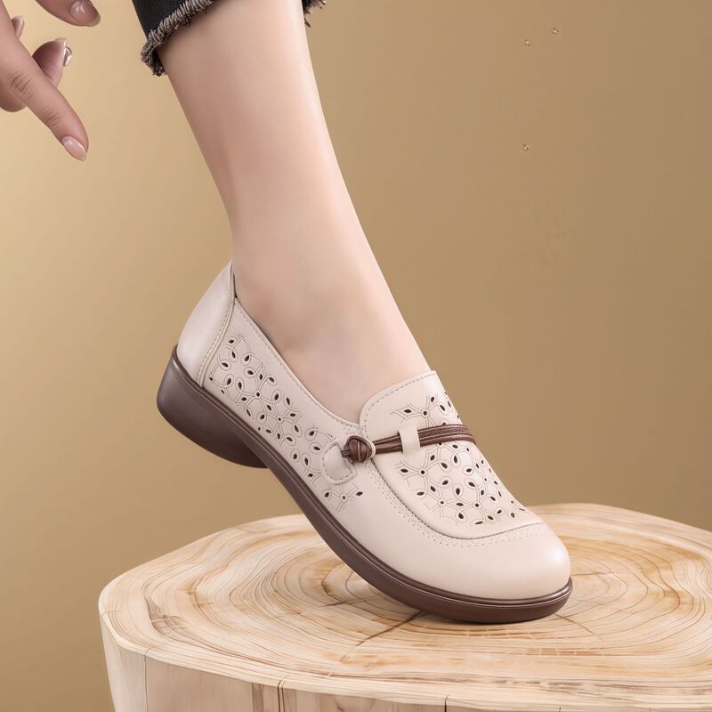 2024 New Middle-aged and Old-aged Soft-soled Mother Shoes Summer Breathable Non-slip Hollow-out Hole Shoes Sandals Old-age Shoes All-match