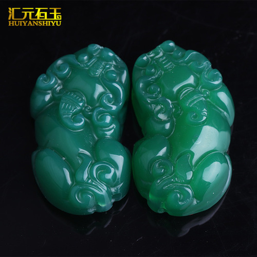 Red agate Pixiu pendant ice chalcedony money leather pendant men and women jade jade pendant live supply