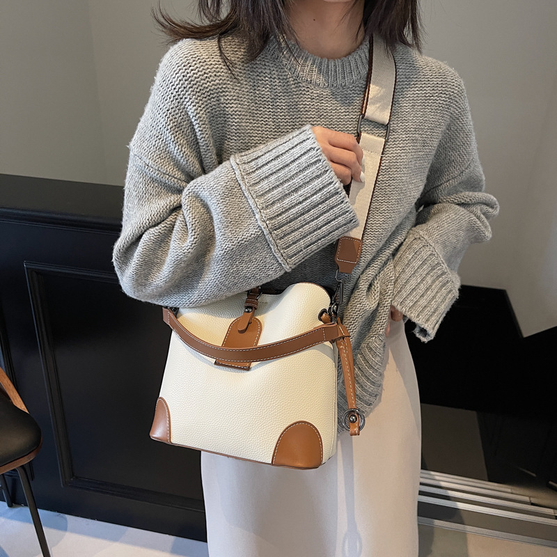 Bolso de nicho retro, bolso de moda, bolso de balde, mujer 2025, nuevo estilo de estilo extranjero, bolso de hombro, bolso de mochila coreano