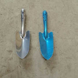 镰刀;其他农用工具;铲子