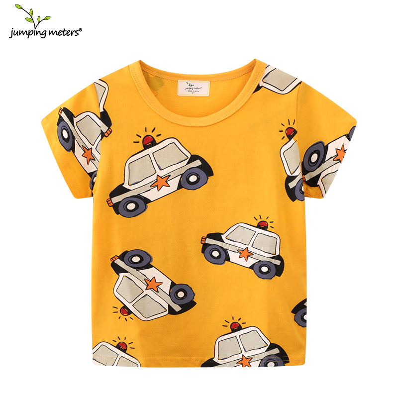 Nuevos productos de la marca europea y americana de ropa para niños pequeños y medianos 2025 verano nuevo patrón de camión de bomberos camiseta de manga corta para niños consignación