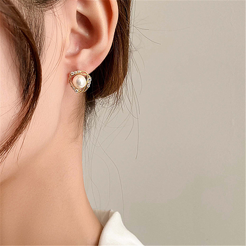 Fashion hollow triangle diamond earrings wholesale