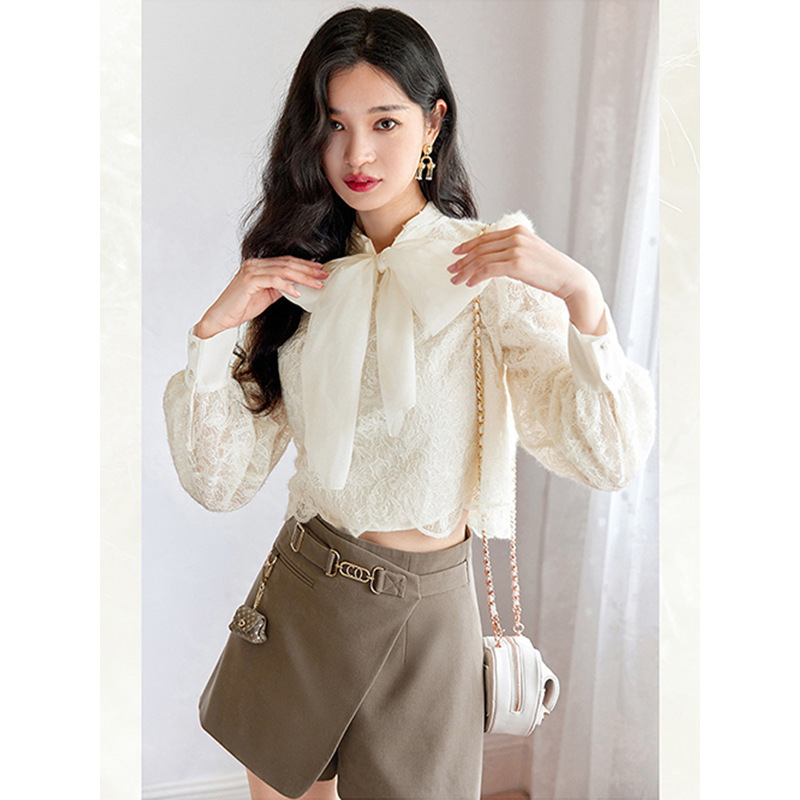 In-Stock Gourcuff French Lace Shirt for Women, Popular Style, 2026 Spring Women's New Arrival, Ribbon Bow Top