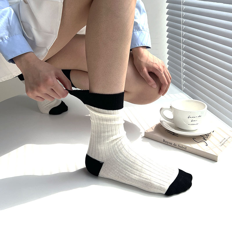 Otoño e Invierno nuevas mujeres de contraste de color doble aguja calcetines de algodón poco Libro Rojo ins calcetines de moda japonés simple pila media pantorrilla calcetines Casuales