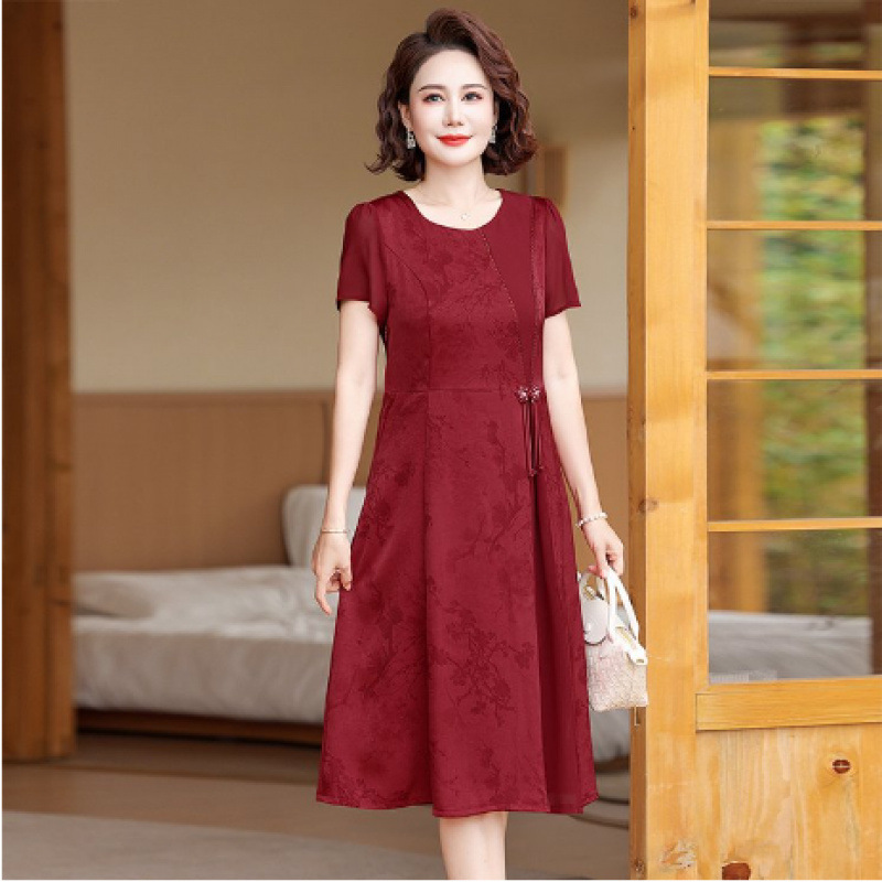 5月1日義母の結婚式の宴会服は、2025年の新しい中高年の母親の夏のシフォンドレスの気質として通常着用できます|undefined